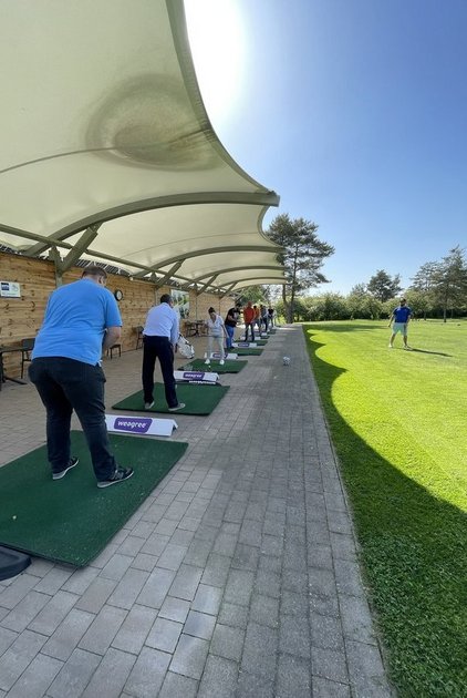 John Deere z milimetrową dokładnością na polu golfowym