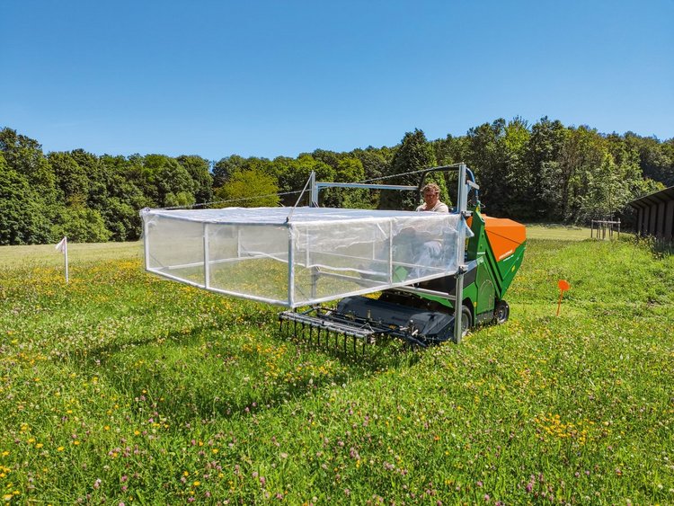 Amazone InsectGuard – nowy sposób na ochronę owadów podczas koszenia