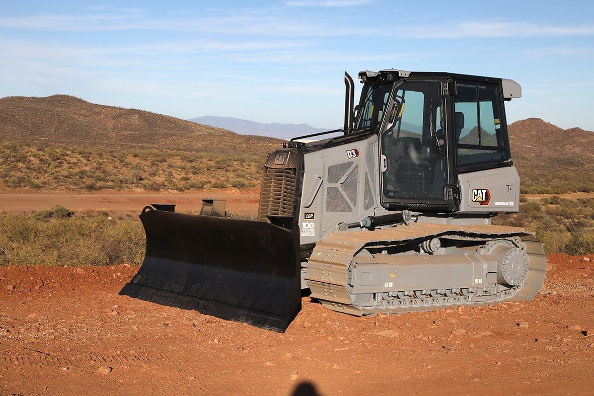 Caterpillar świętuje 100 lat – limitowana seria maszyn