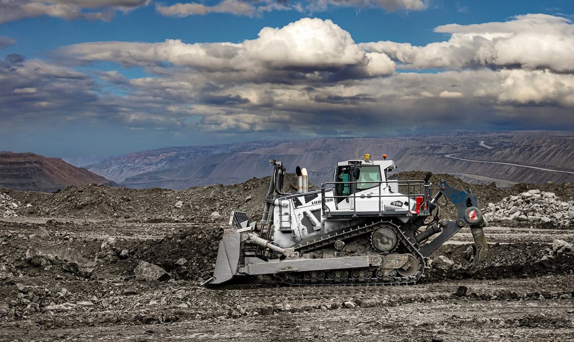 Fabryczna opcja Trimble Ready dla spycharek Liebherr PR 776 Generation 8