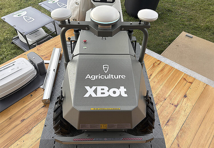 FJDynamics XBot autonomiczny robot do sadów