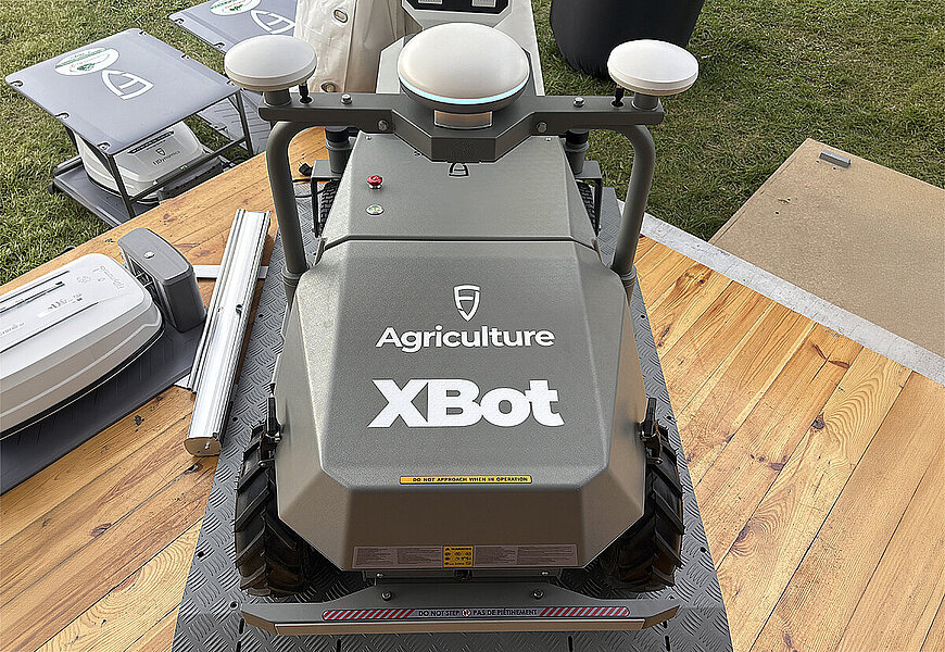 FJDynamics XBot autonomiczny robot do sadów