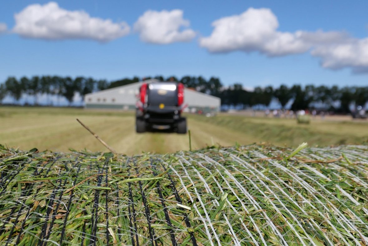 Prasa rolująca Vicon – zmiennokomorowa czy stałokomorowa