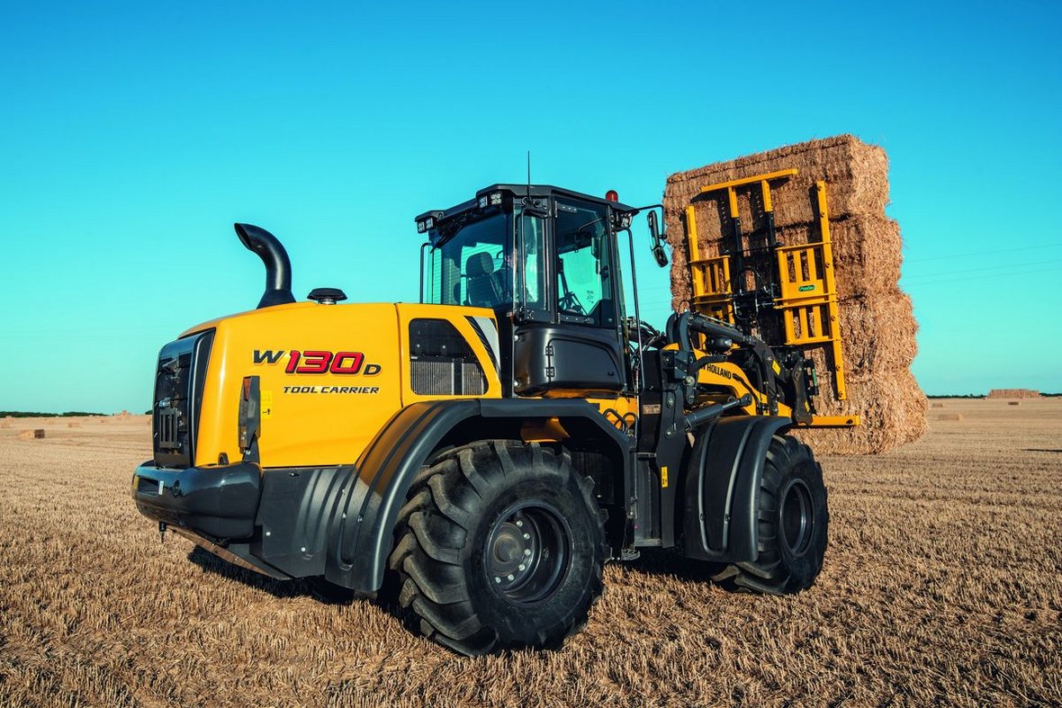 New Holland przedstawił ostatnio nowe kabiny w swoich ładowarkach W110 D, W130 D, W170 D, W190 D. Teraz jest więcej miejsca, widoczności i nowy ekran dotykowy. 