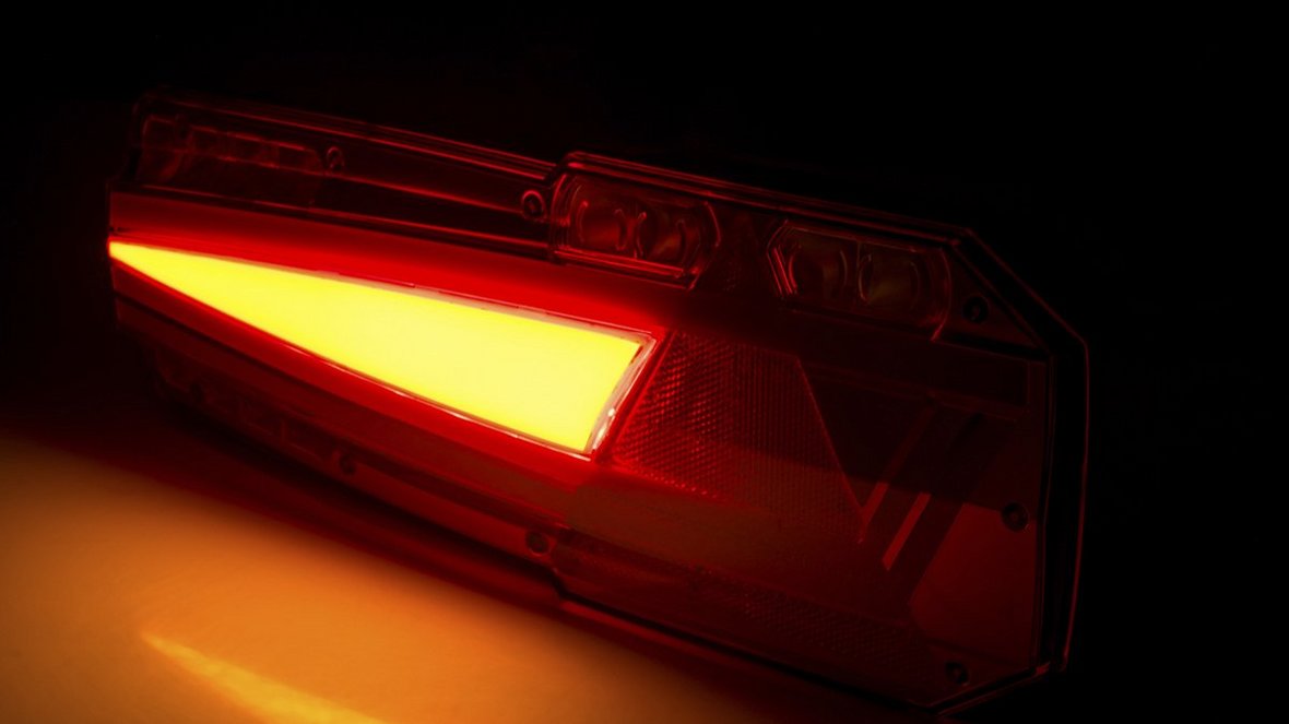 Nowoczesne lampy zespolone Mavic