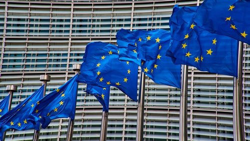 Komisja Europejska proponuje zaporowe cła na import z Rosji i Białorusi