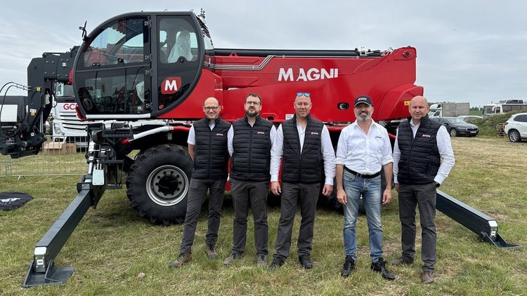 Od lewej: Michał Świątek, kierownik ds. szkoleń i wsparcia technicznego; Tomasz Król, menedżer sprzedaży; Sebastian Szewczyk, serwisant; Gianluca Bonotto, dyrektor zarządzający; Andrzej Gotowiec, kierownik ds. serwisu i części zamiennych (wszyscy firma Magni Eastern Europe).