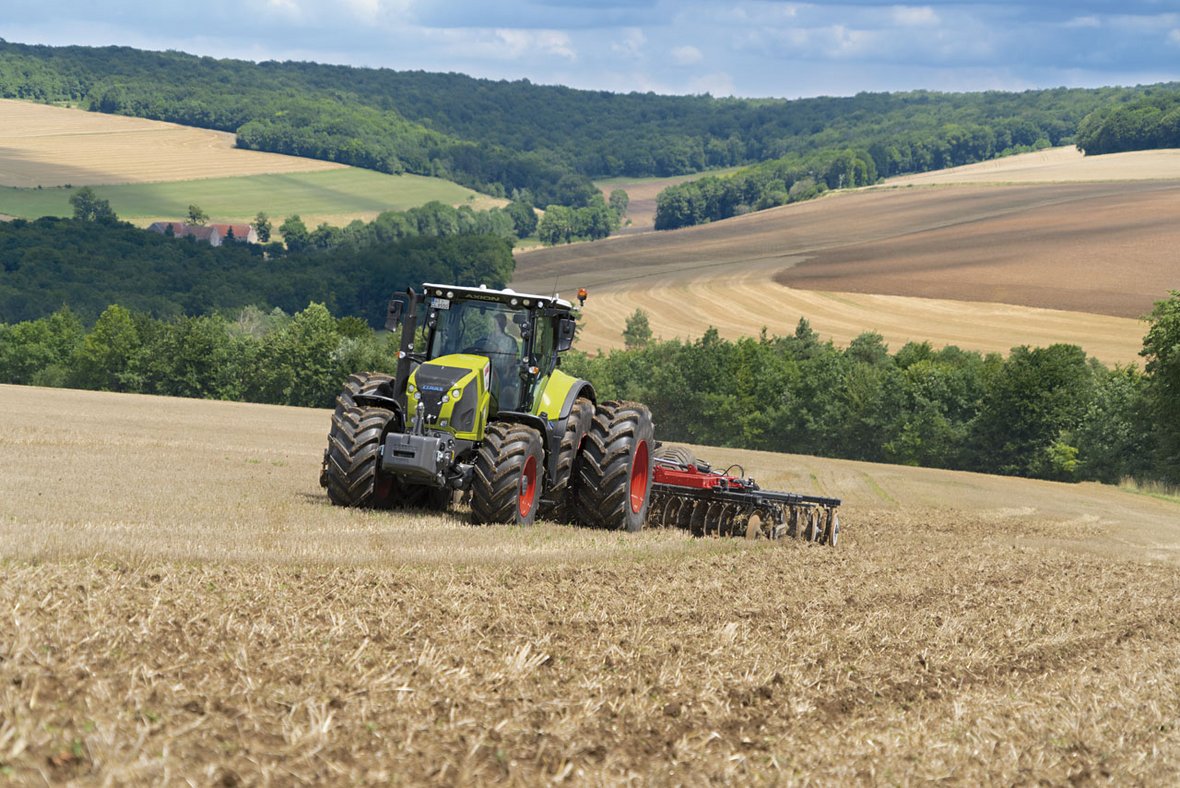 ciągnik claas