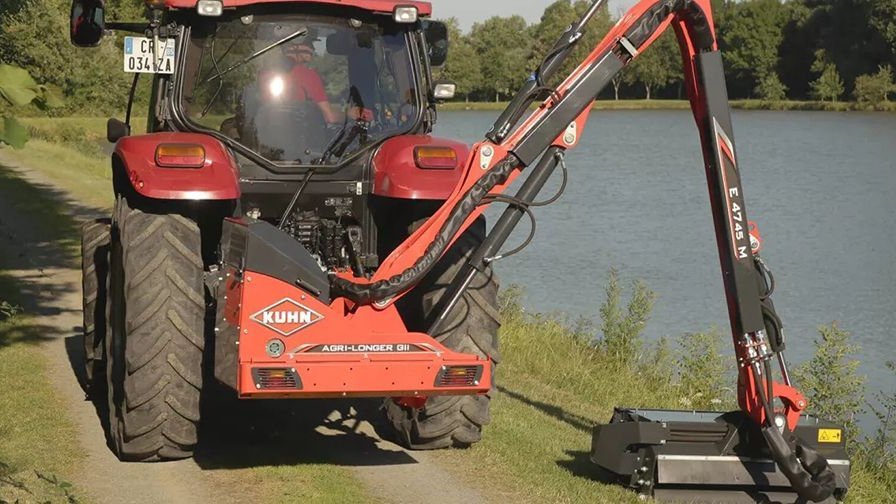 Uniwersalność kosiarek wysięgnikowych wynika z faktu, że zastosowanie ramienia roboczego pozwala kosić trudno dostępne miejsca.
