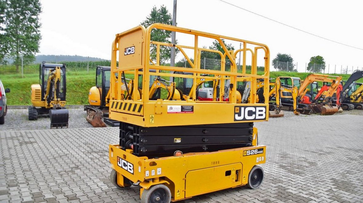 Podnośnik nożycowy elektryczny JCB S2646E