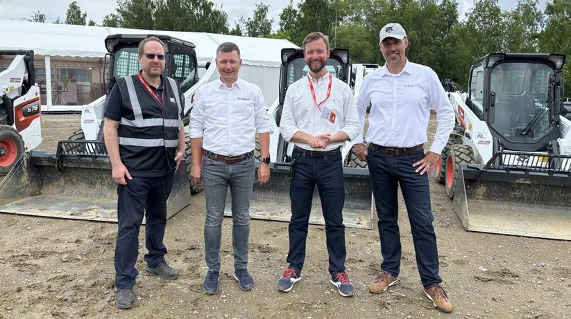 Od lewej: Pavel Svoboda, agencja FreeComms; Leszek Tomczyk, nowy district manager na Polskę i kraje bałtyckie; Adrian Winnicki, dotychczasowy district manager na Polskę i kraje bałtyckie; Jaroslav Fiser – dyrektor regionalny na Europę Wschodnią (trzej ostatni Bobcat).