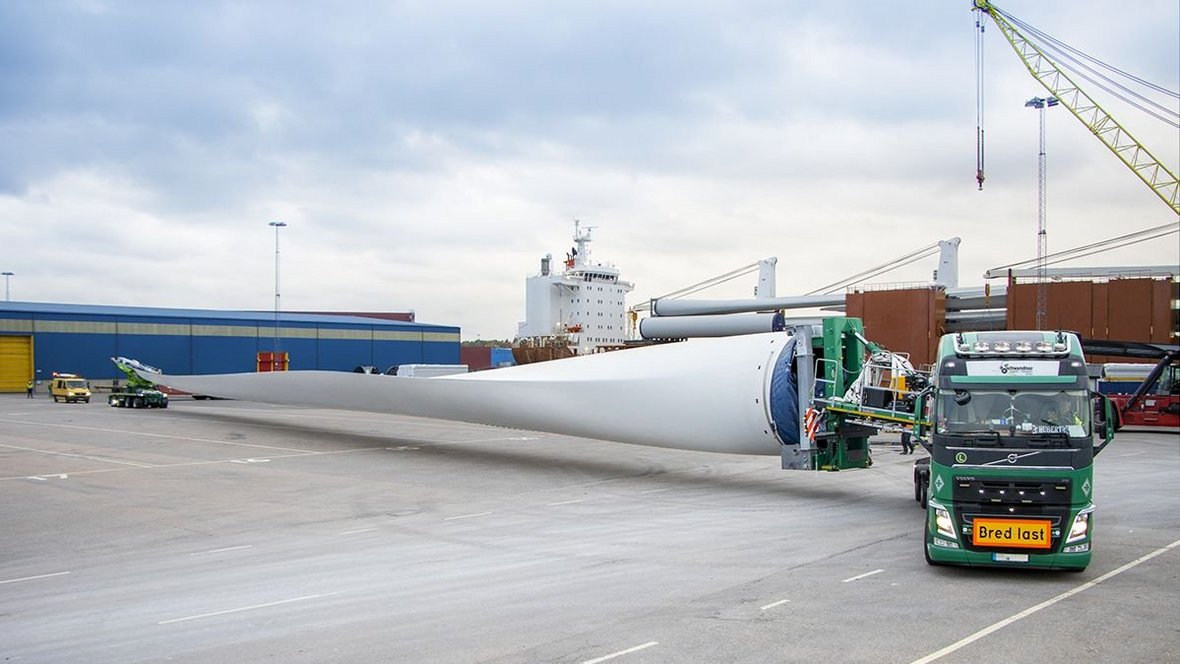 Transport turbin wiatrowych z Goldhofer