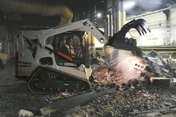 Nowe maszyny i osprzęt do letnich prac porządkowych od Bobcat 