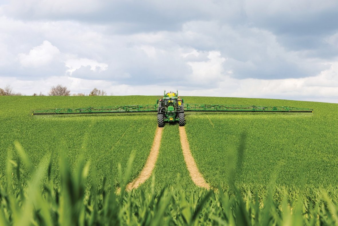 Automatyczny oprysk i precyzyjna ochrona roślin od John Deere