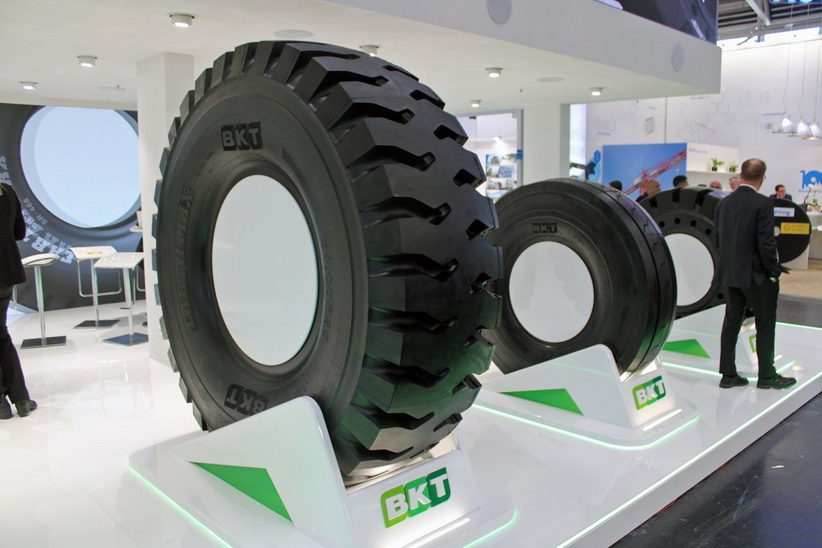 BKT prezentuje nowości na targach Bauma 2025 w Monachium