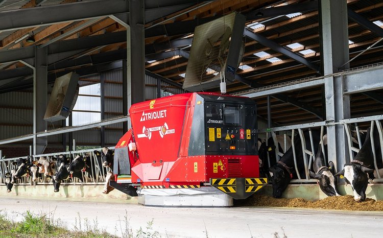 Nowy robot żywieniowy Trioliet – mniej pracy, większa wydajność stada