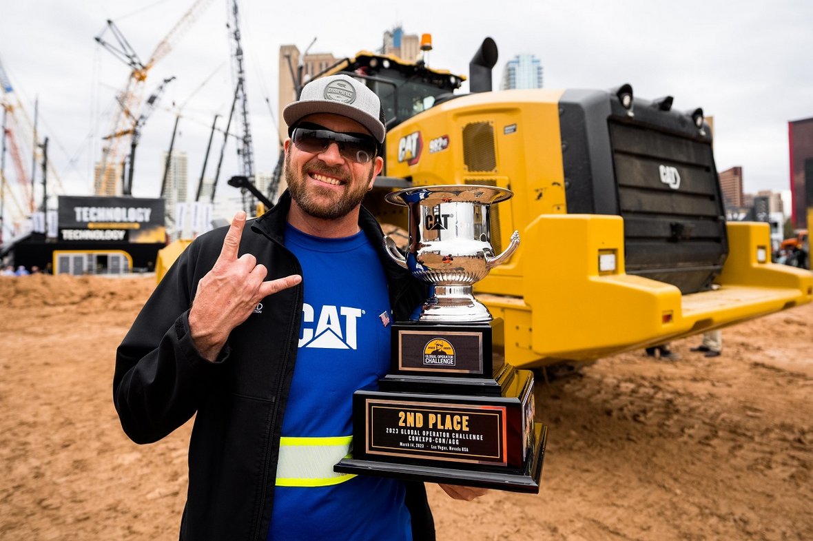 Caterpillar Global Operator Challenge. Brąz dla Łukasza Mokrzyńskiego