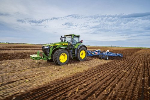 John Deere rozszerza serię 8R i 8RX - do 634 KM mocy