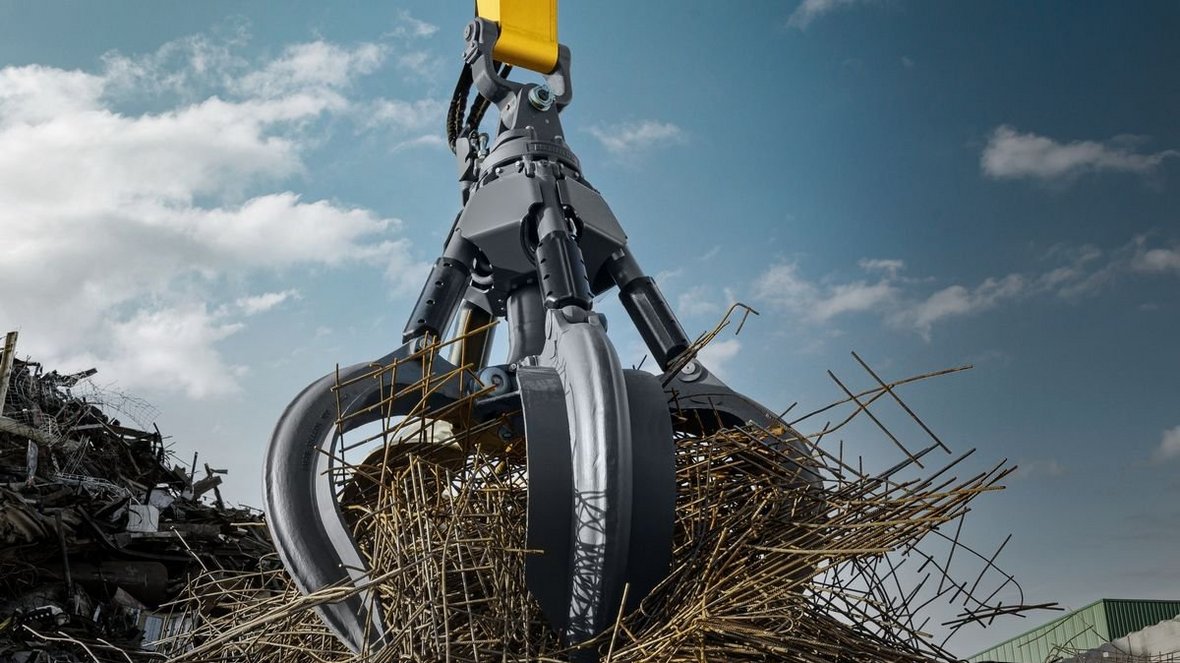 Nowy chwytak wielozębowy Liebherr GMM 50-5