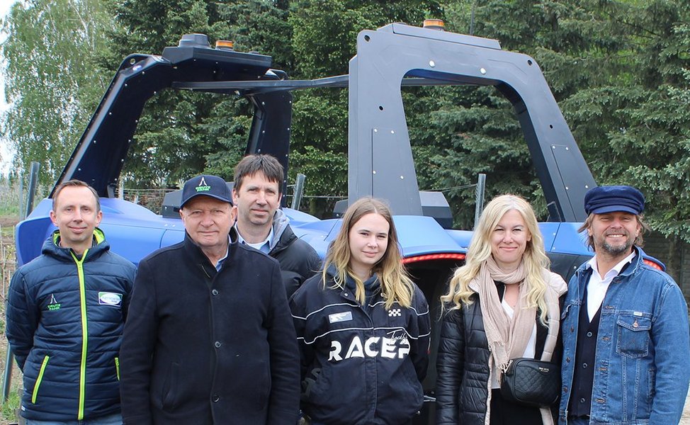 Vitibot Bakus w Polsce – autonomiczny robot pracuje w Winnicy Warto