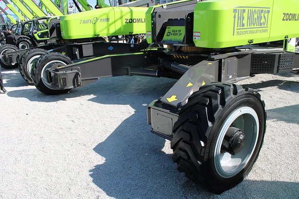 Podnośnik Zoomlion ZT72J-V – imponujący zasięg i nowoczesna technologia