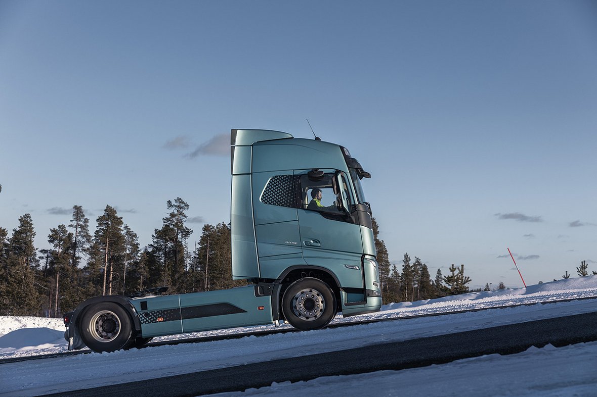 Nowa unikalna funkcja zwiększająca bezpieczeństwo w elektrycznych samochodach ciężarowych Volvo