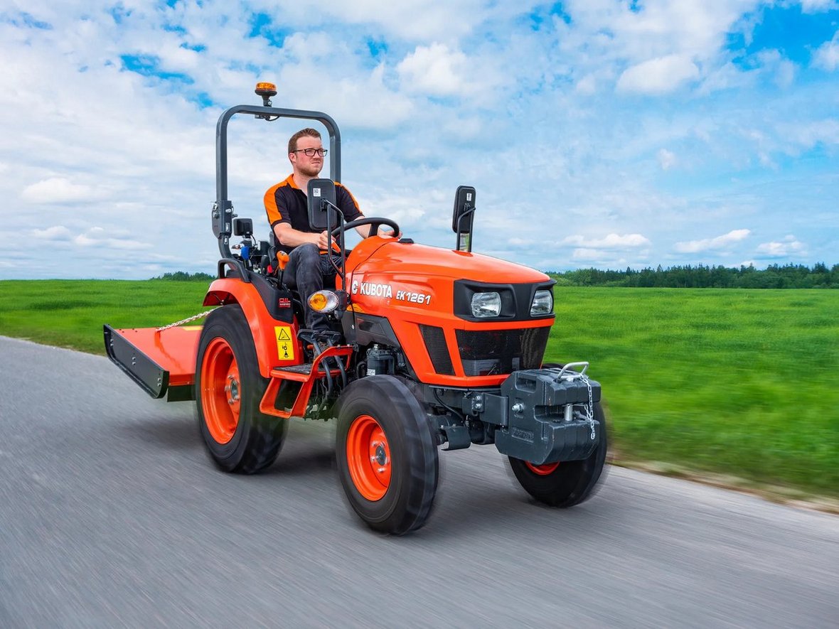 Miniciągniki Kubota od 25 KM do zadań komunalnych i ogrodniczych