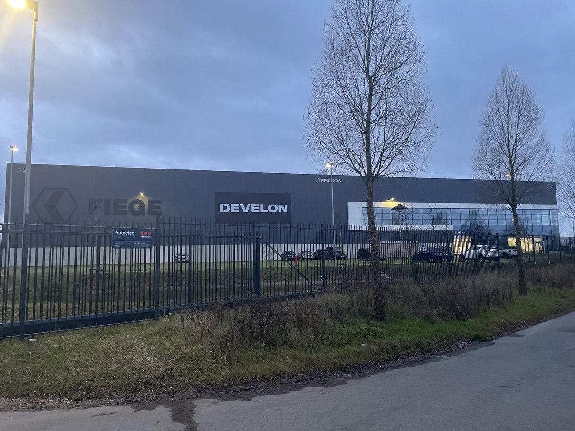 Develon otwiera nowe centrum dystrybucji części 