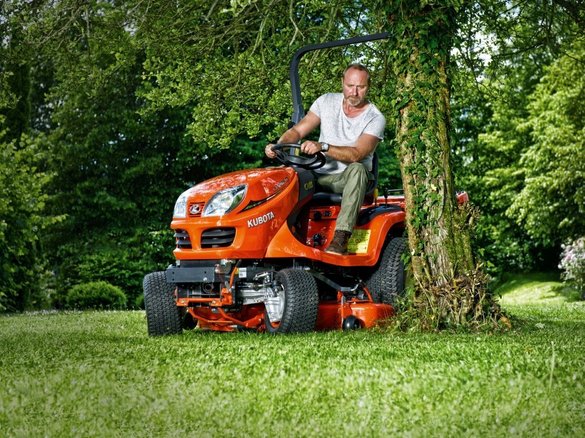 Kubota rusza w Demo Tour 2024 z niezawodnymi maszynami komunalnymi
