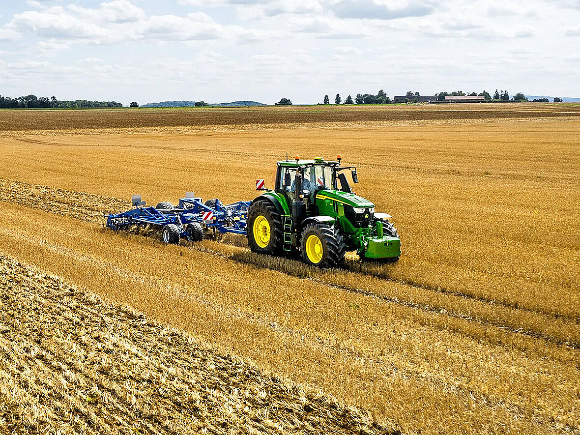 John Deere 6M 250