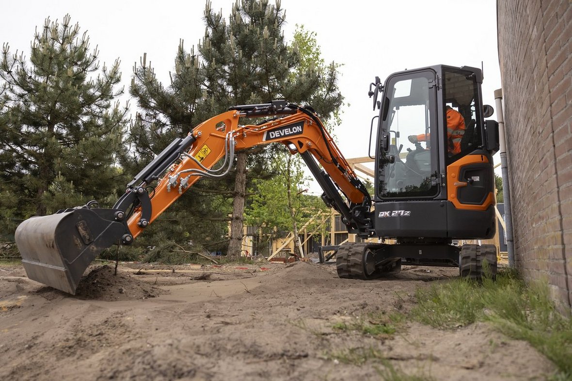 Nowości w ofercie Develon: DX25Z-7 i odświeżona DX27Z-7