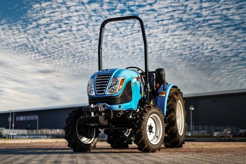 Nowoczesne i wszechstronne ciągniki LS Tractor do 50 KM – wydajność i komfort pracy