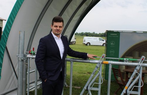 Budowa hal inwentarskich z firmą Arbena. Na co zwrócić uwagę?