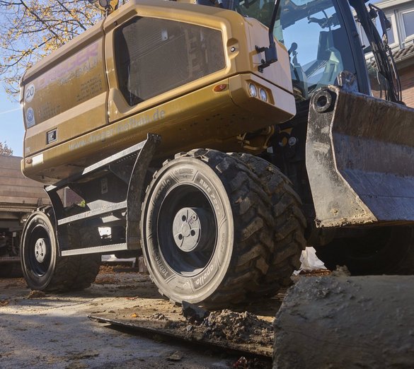Nowe opony Apollo AWE 723+ dla koparek 6–26 ton