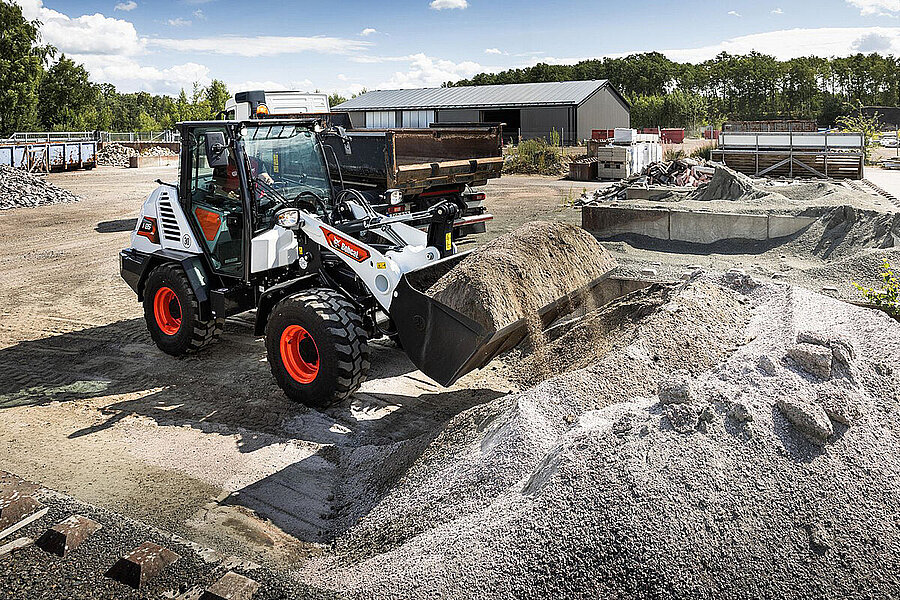 Bobcat L100 i L85 nowe kompaktowe ładowarki kołowe