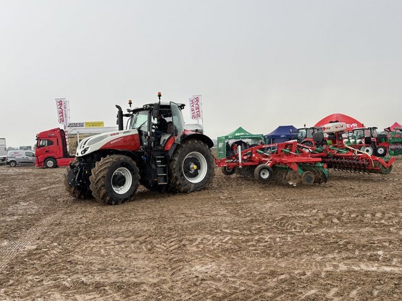 Agro-Rami z premierą ciągników Steyr Plus i siewników Agro-Masz