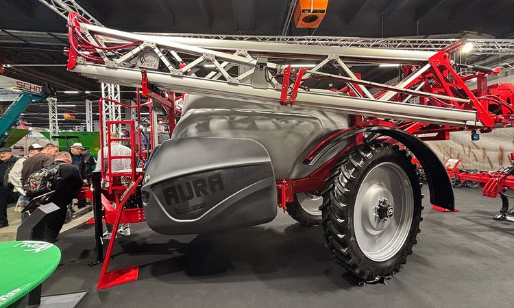 AMJ Agro - opryskiwacz Aura i nowe maszyny do uprawy oraz nawożenia