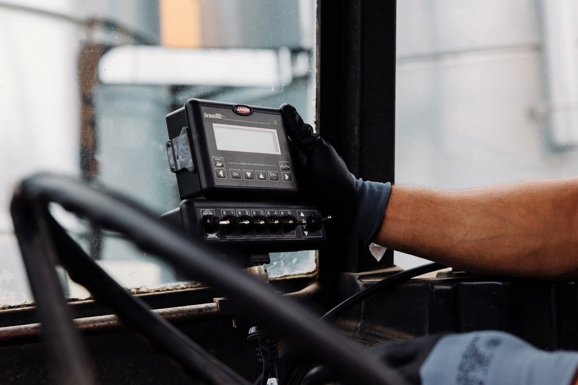 Bravo 180S – kompaktowy komputer opryskowy ARAG