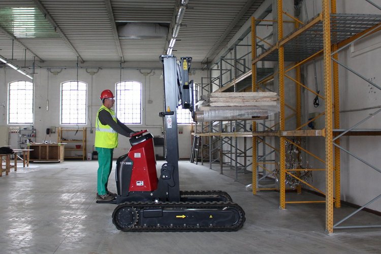 JLG prezentuje innowacje zeroemisyjne w linii produktów Hinowa na targach Bauma 2025