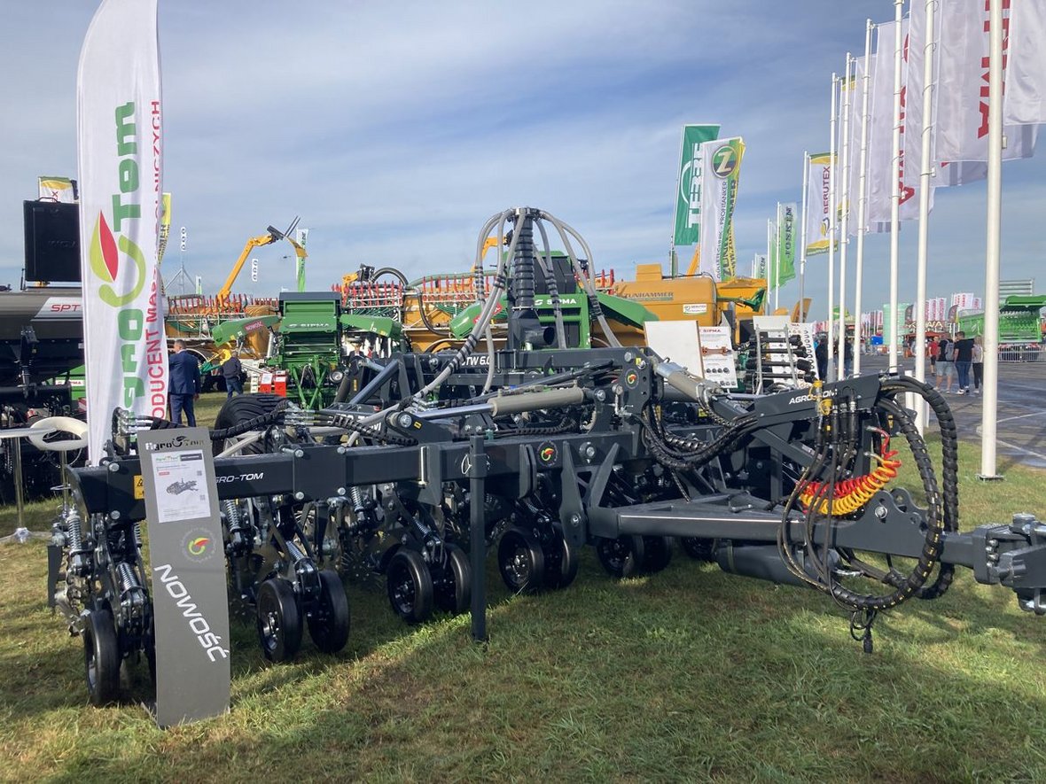 Tłumy na stoiskach wystawców podczas Agro Show