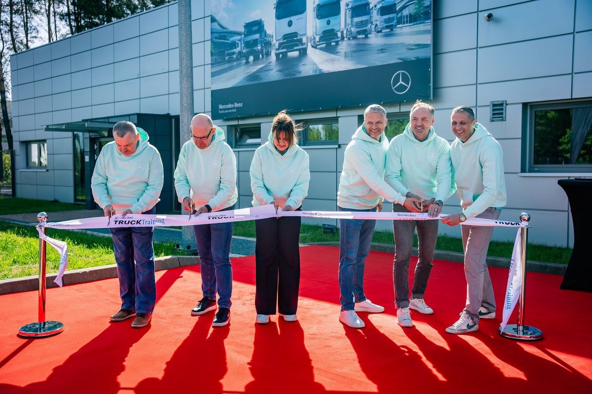 Daimler Truck rusza z kampanią ShowTruck i otwiera centrum szkoleniowe