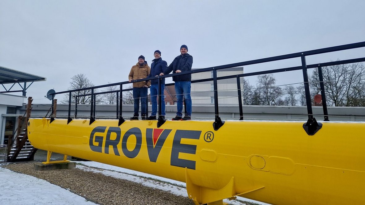 Karmax dodaje Grove GMK4100L-2