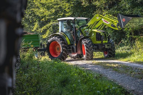 Nowe opony Vredestein Traxion do ciągników Claas Arion 500 i 600