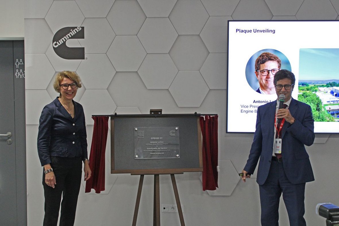 Firma Cummins 4 października oficjalnie zainaugurowała działanie swojego nowego Europejskiego Centrum Odbudowy Silników o dużej mocy w Krakowie.