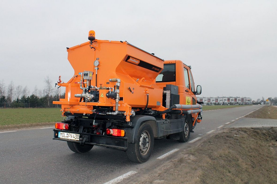 Wielofunkcyjny nośnik osprzętu Aebi Schmidt MT