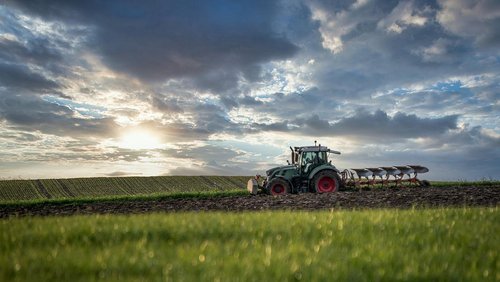 Sprzedaż ciągników rolniczych w kwietniu 2022 roku 