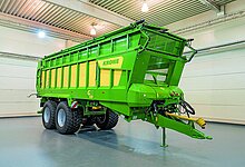 Nowa generacja uniwersalnej przyczepy transportowej GX oferuje większy komfort i niezawodność w codziennej eksploatacji.