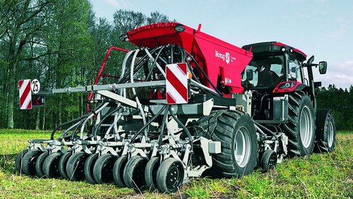 Pierwszy Novag T-ForcePlus 250, z 12 redlicami i szerokością roboczą 3 m