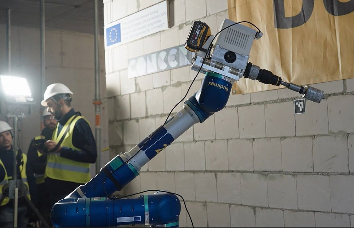 Robot Budimex na budowie