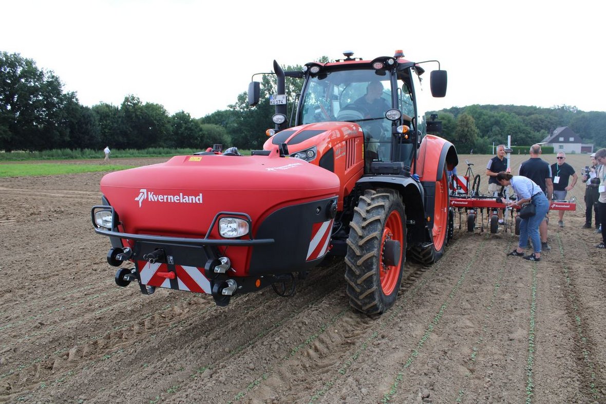 Pora na mechaniczne odchwaszczanie od Kverneland